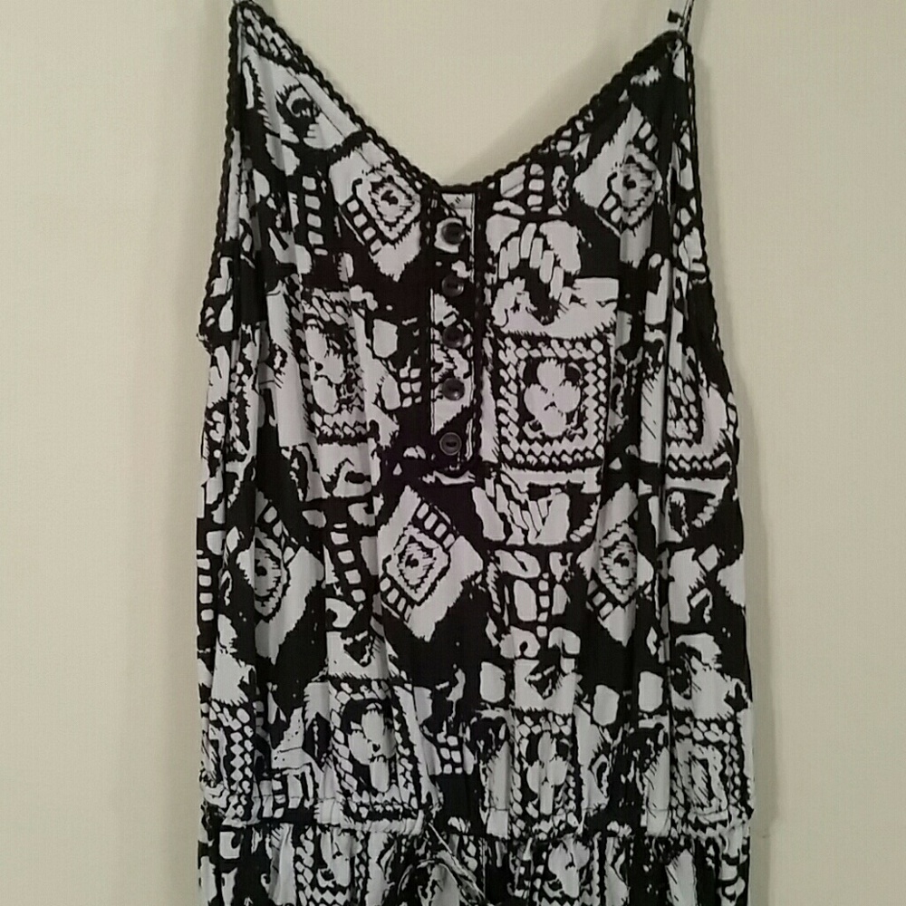 Cute romper! - Picture 2 of 3